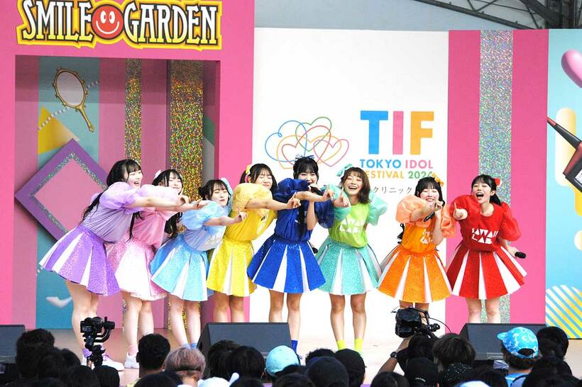 ステージデビューを飾った「ＣＵＴＩＥ　ＳＴＲＥＥＴ」