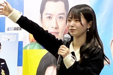 復帰報告会に登場した川井萌