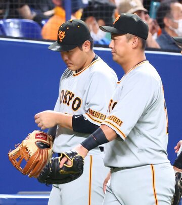  岡本和（左）の「代役」を強調した巨人・中田だが…（東スポWeb）
