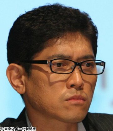  タレントの薬丸裕英