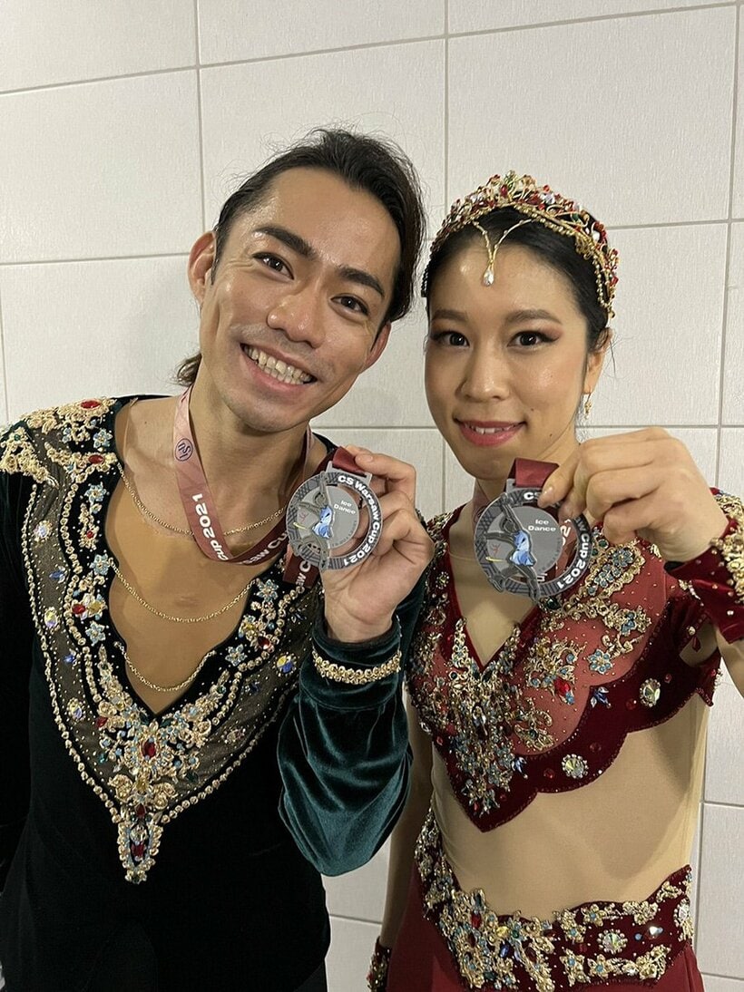  銀メダルを獲得した「かなだい」こと村元哉中(左)と高橋大輔（USM提供）