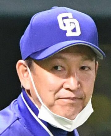  眼光鋭い？中日・立浪監督（東スポWeb）