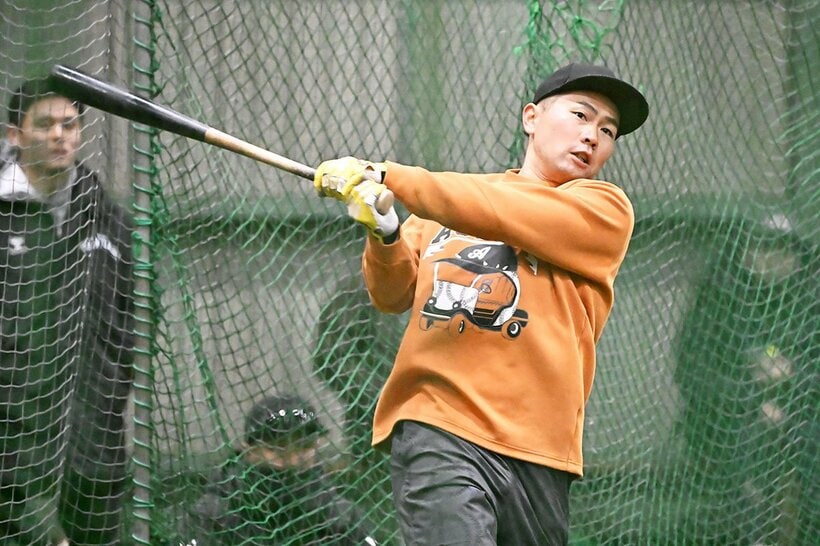 自主トレを公開したソフトバンク・中村晃