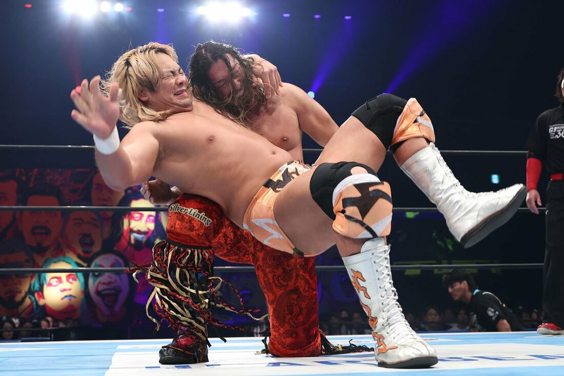 広島でのAブロック公式戦では、辻陽太(奥)に敗れた(新日本プロレス提供)