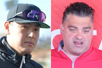 ブルージェイズ入りが決まった岡本和真(左)と、エンゼルスのペリー・ミナシアンＧＭ