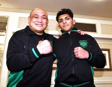  ノア入団を発表した藤田（左）とノア所属になったアビッド（東スポWeb）