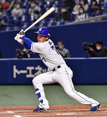  先制適時打を放った中日・根尾