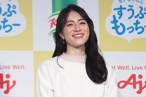 VERY掲載　笹川友里さん着用　sono チアフルフリルニットプルオーバー 笹川友里は二児の子育てに奮闘中 多忙で夕食準備進まず「罪悪感に苛ま