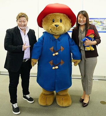  左から長与千種、パディントンベア、北斗晶
