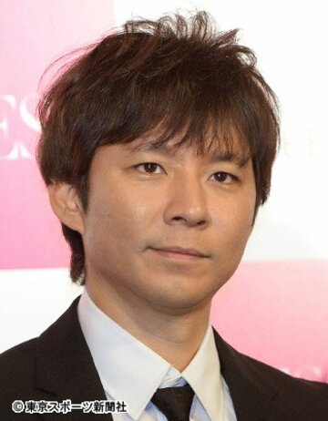 「水曜歌謡祭」の司会を務める渡部
