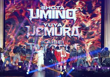 ＴＨＥ　ＲＡＭＰＡＧＥのメンバーと入場する武知海青