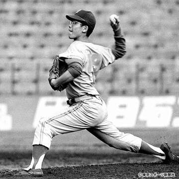  サンケイ（現ヤクルト）時代の浅野啓司のピッチングフォーム（１９６８年４月）