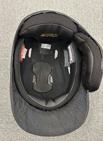 「特注」だという大谷翔平のヘルメット内部（ローリングス社提供）
