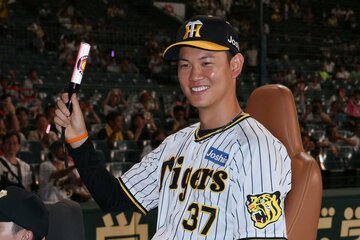 初の先発勝利を挙げた及川雅貴