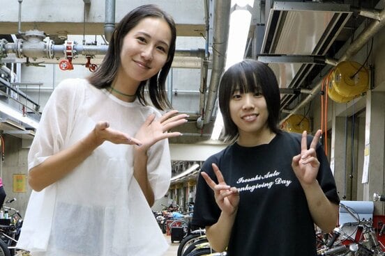 渚が阿部優美（右）に直撃！