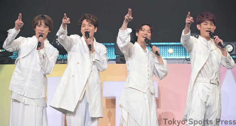 （左から）越岡裕貴、福田悠太、辰巳雄大、松崎祐介