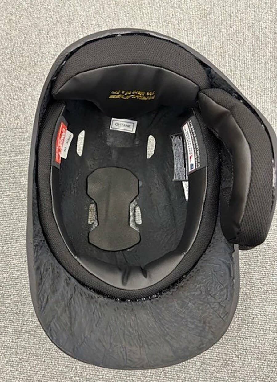 「特注」だという大谷翔平のヘルメット内部（ローリングス社提供）