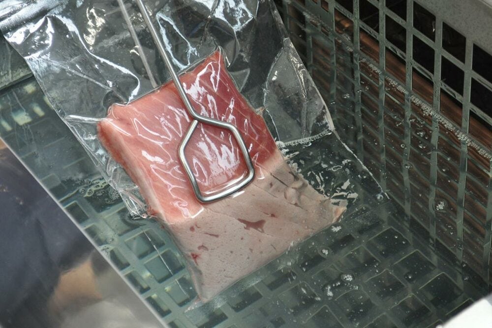冷却されたアルコール製剤に漬けると通常の20倍の速さで冷凍される