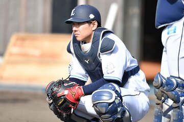 〝山川キラー〟として期待される炭谷銀仁朗