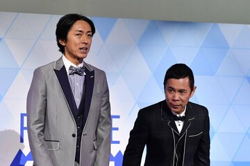 ナインティナインの矢部浩之㊧と岡村隆史