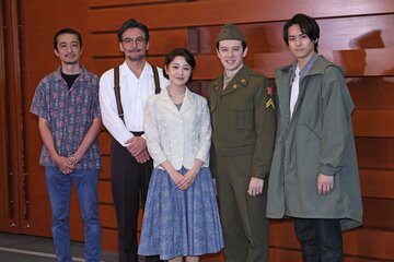 左から演出の日澤雄介氏、山口馬木也、奈緒、ウエンツ瑛士、高野洸
