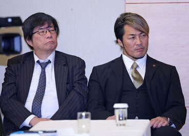 木谷高明オーナー（左）と棚橋弘至
