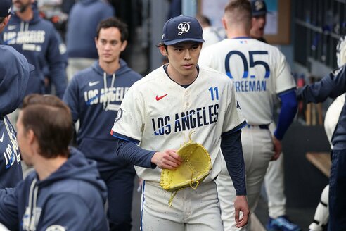 ドジャース】佐々木朗希に暗雲 伏兵左腕ロブレスキが先発枠を奪う