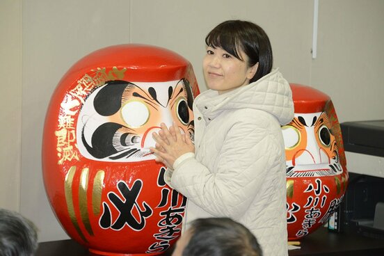 前橋市長選に臨む前市長の小川晶氏