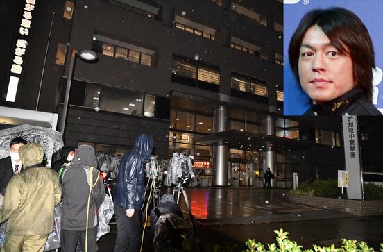  宮崎容疑者（顔写真）を待つ大勢の報道陣