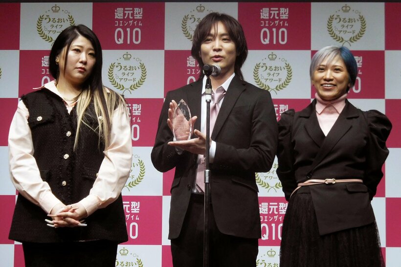 「ぱーてぃーちゃん」の金子きょんちぃ、すがちゃん最高Ｎｏ．１、信子（左から）