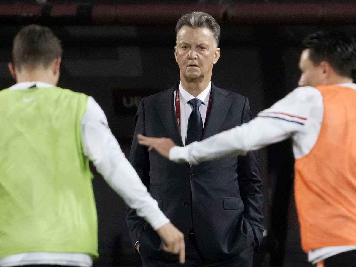 オランダ代表ファンハール監督が古巣に苦言 バルセロナは悪いときに外国人のせいにする 東スポweb