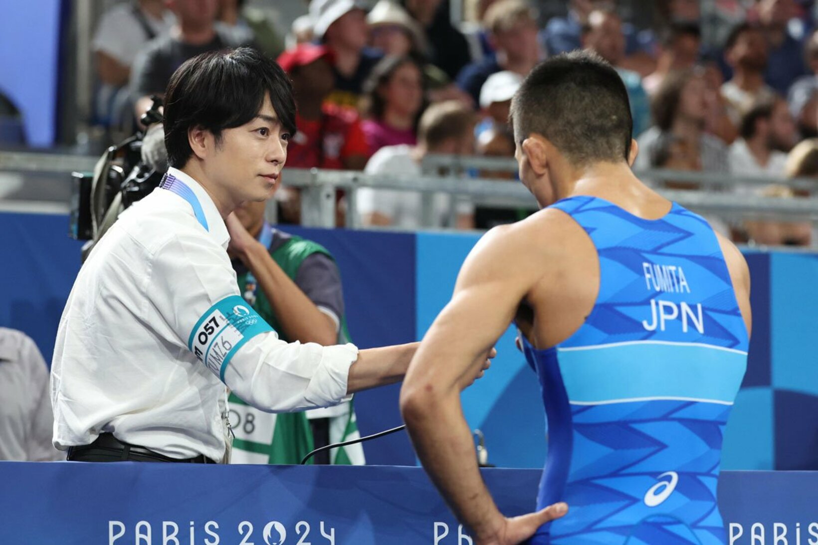 取材記者として現場で働く櫻井翔