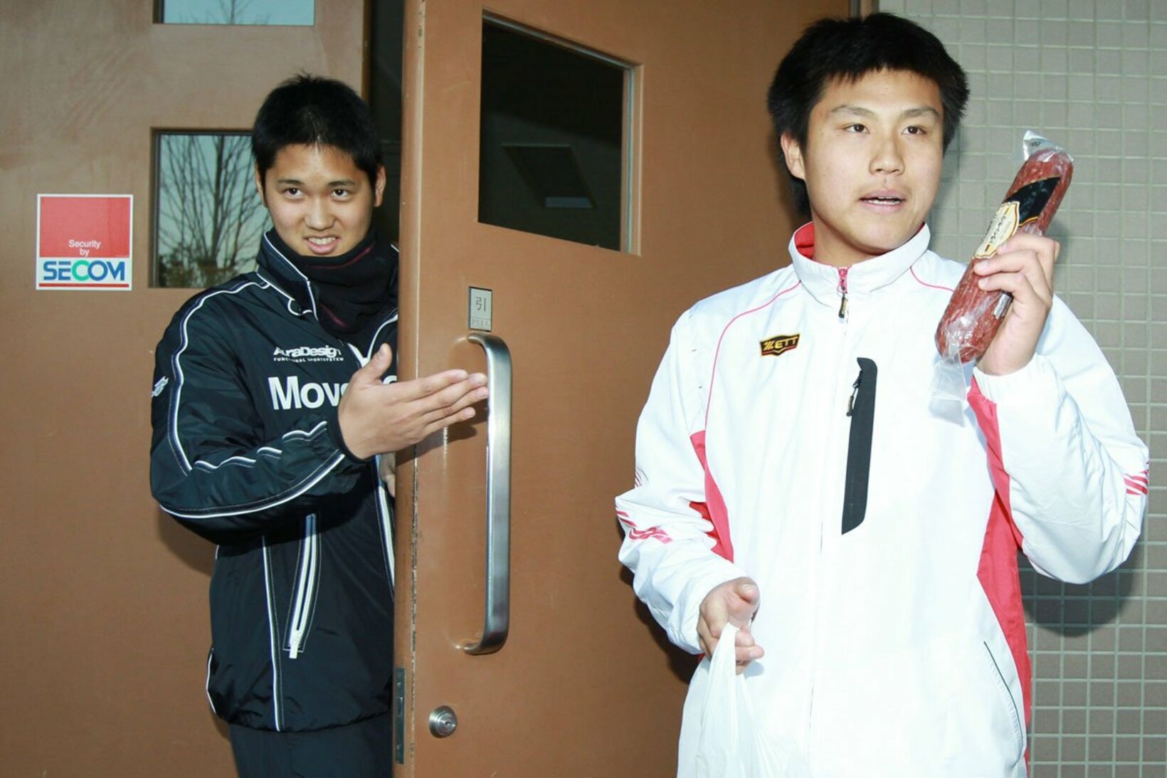 大谷翔平に「あとで一緒に食べようか」と誘う森本龍弥（２０１３年）