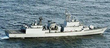  レーダー照射したとされる韓国の駆逐艦（防衛相提供、ロイター）