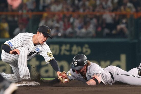 ７回、二塁で憤死するキャベッジ