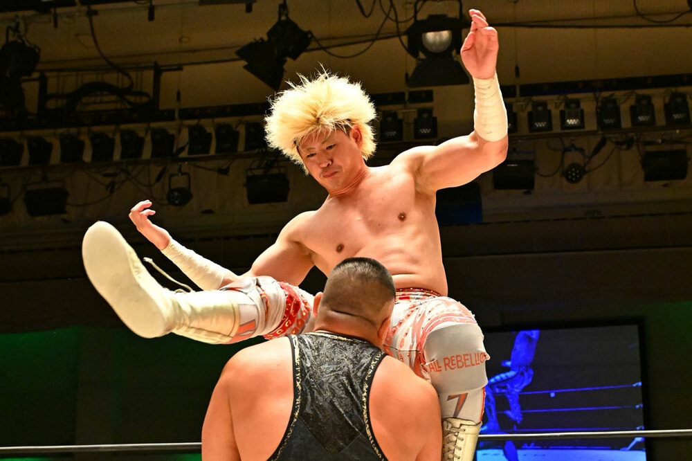 マサ北宮を攻める清宮海斗