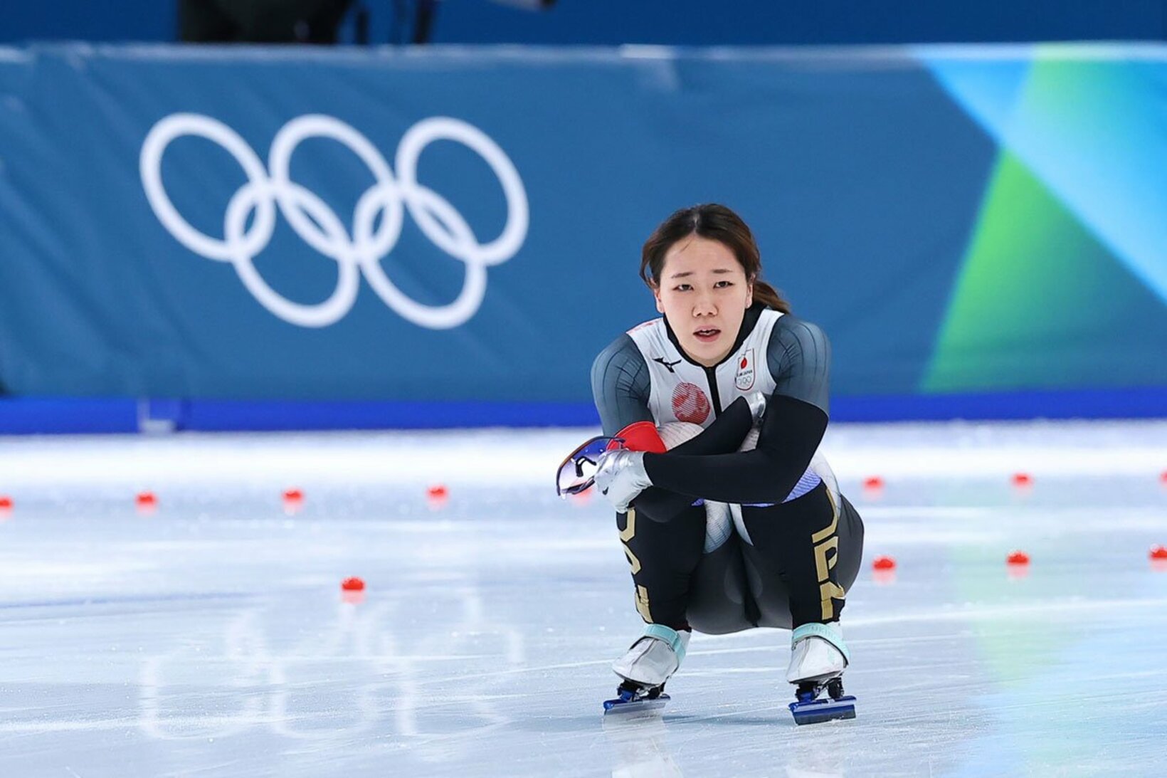 レース後、リンク上でしゃがみ込む吉田雪乃