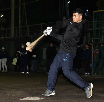  バッティングに期待の佐藤輝明