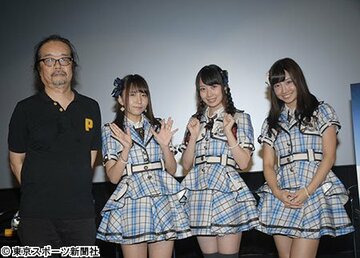 DVDの発売記念イベントに登場した（左から）石原真監督、大場美奈、高柳明音、柴田阿弥