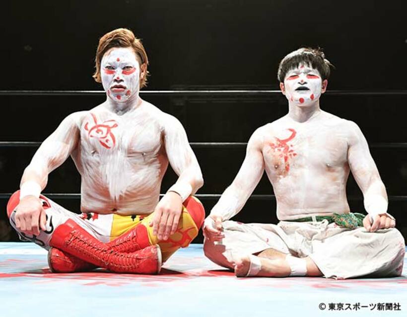  宮原と小仲（右）は座禅を組んだ