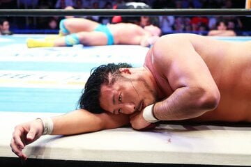 ボルチン・オレッグ（奥）に敗れた辻陽太