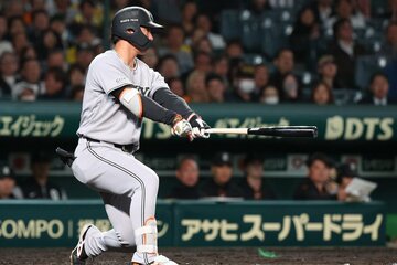 ９回、三振を喫した巨人・皆川