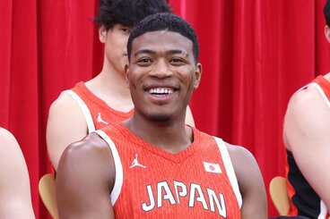 再び日本代表のユニホームに袖を通す八村
