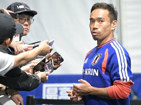 日本代表】鬼門の2戦目へ練習前ミーティング 長友佑都が〝独演会〟で
