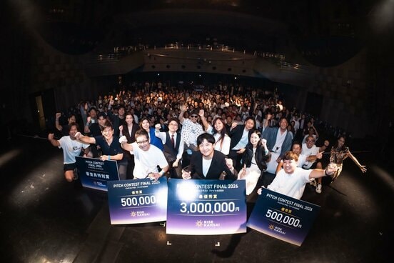 イベントに手応え十分だったDOZAN11 aka 三木道三(中央)