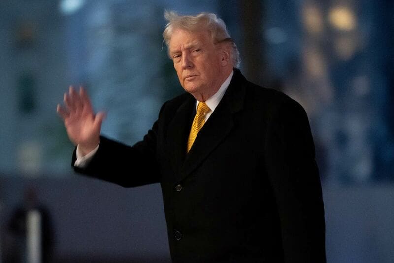 フロリダからホワイトハウスに戻ったトランプ大統領（ロイター）