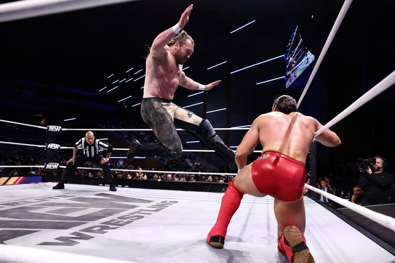 写真：【AEW】ケニー・オメガがPPVでザック・セイバーJr.撃破を