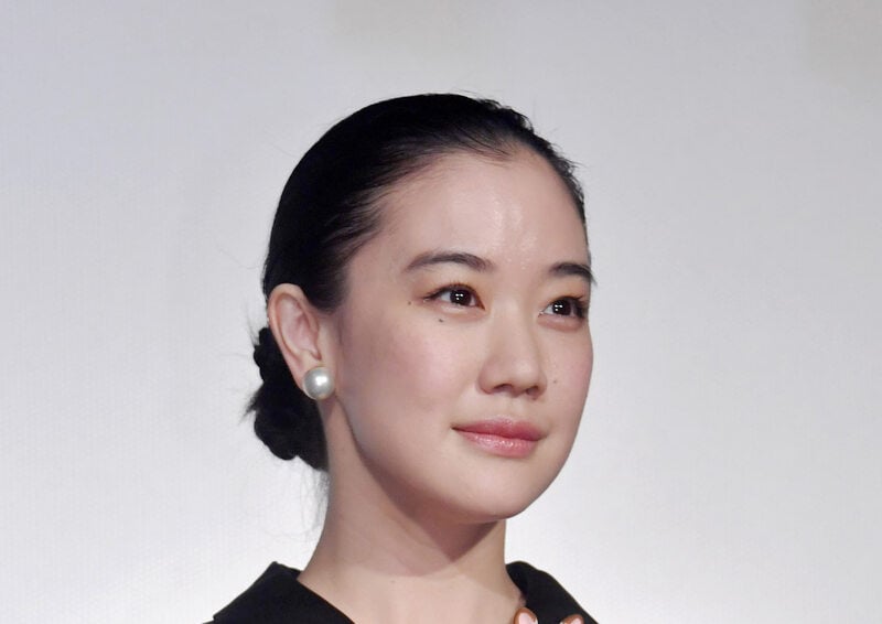 咲子を演じる蒼井優