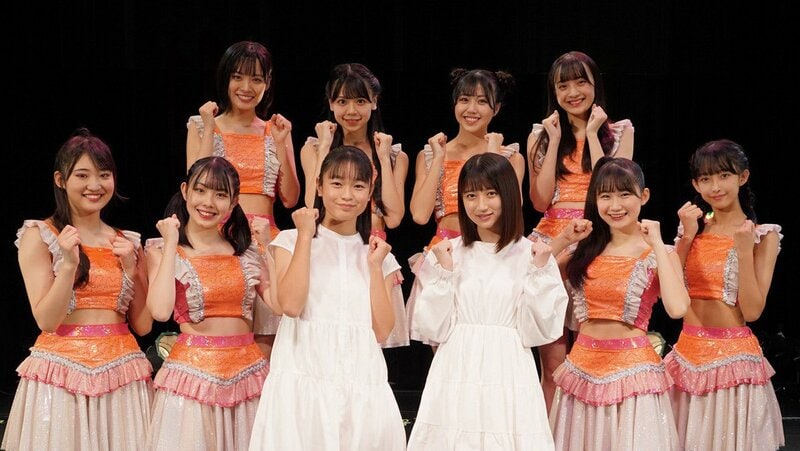  「OCHA NORMA」の１０人。上段左から石栗奏美、米村姫良々、窪田七海、斉藤円香。下段左から中山夏月姫、西崎美空、筒井澪心、田代すみれ、広本瑠璃、北原もも（東スポWeb）