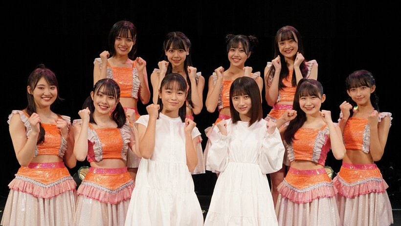  「OCHA NORMA」の１０人。上段左から石栗奏美、米村姫良々、窪田七海、斉藤円香。下段左から中山夏月姫、西崎美空、筒井澪心、田代すみれ、広本瑠璃、北原もも（東スポWeb）